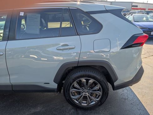 Used 2022 Toyota RAV4 XLE Premium AWD/4WD image 4