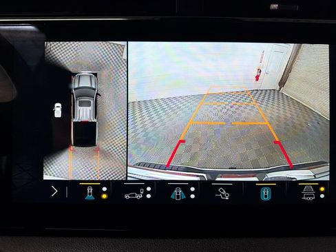 Used 2023 GMC Sierra 1500 AT4 w/ AT4 Premium Package image 26