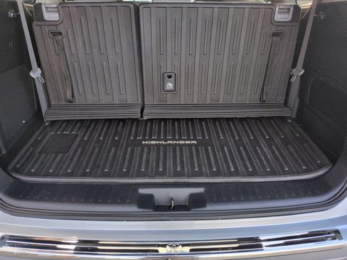 Used 2023 Toyota Highlander Platinum AWD/4WD image 23