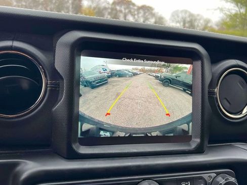 Certified 2021 Jeep Wrangler Unlimited Sahara image 30