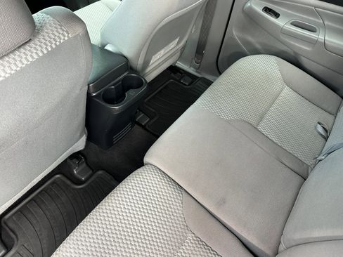 Used 2014 Toyota Tacoma PreRunner w/ SR5 Package image 12