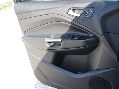 Certified 2019 Ford Escape Titanium FWD image 18