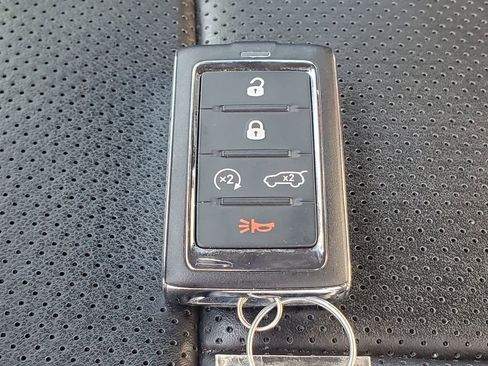 Used 2022 Jeep Grand Cherokee Overland image 40