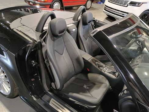 Used 2011 Mercedes-Benz SLK 300 image 35