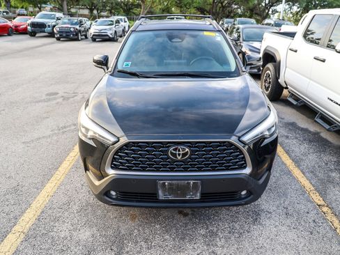 Certified 2024 Toyota Corolla Cross XLE w/ Convenience Package FWD image 5