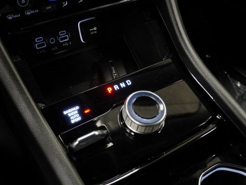 Certified 2022 Jeep Grand Cherokee Limited w/ Luxury Tech Group II image 35