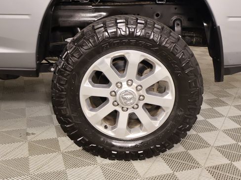 Used 2024 RAM 2500 Big Horn w/ Sport Appearance Package image 18