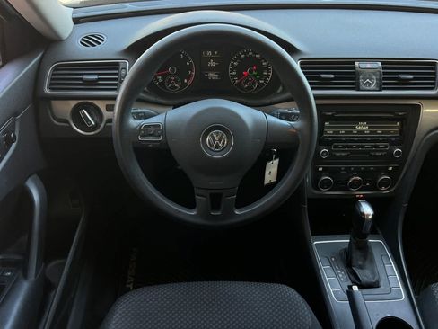 Used 2012 Volkswagen Passat 2.5 S FWD image 16