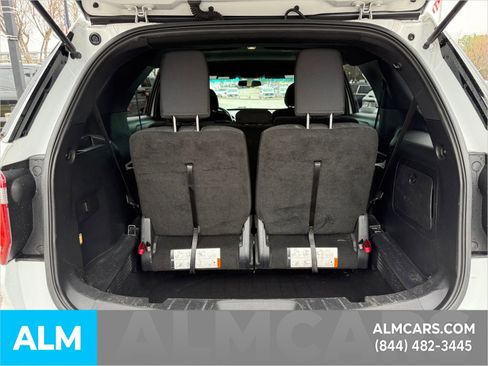 Used 2016 Ford Explorer XLT image 10