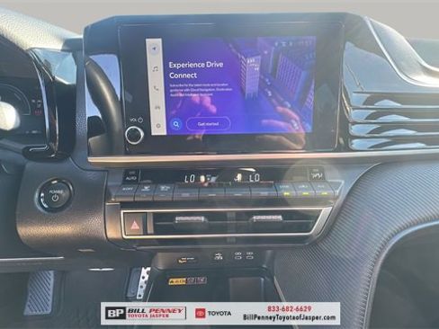 Used 2025 Toyota Camry SE image 14