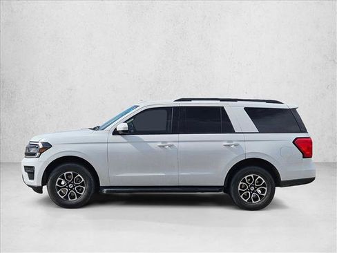 Used 2023 Ford Expedition XLT RWD image 7