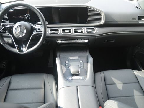 Used 2024 Mercedes-Benz GLS 450 4MATIC image 18