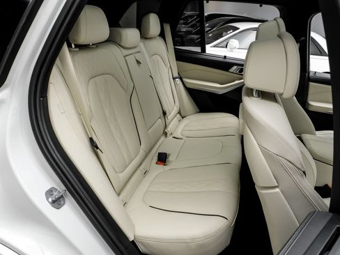Used 2023 BMW X5 M50i w/ Executive Package AWD/4WD image 33