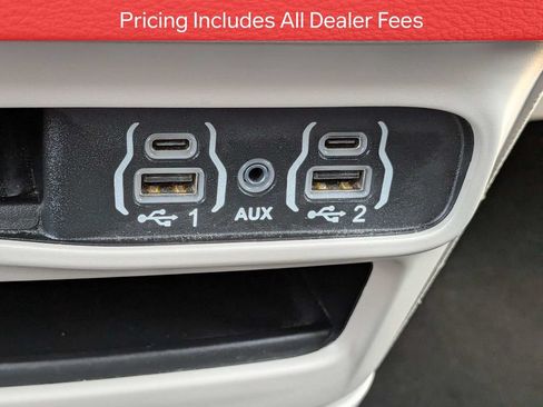 Used 2024 Chrysler Pacifica Touring-L FWD image 24