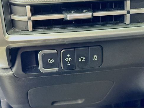 Used 2025 Hyundai Santa Fe SEL FWD image 22