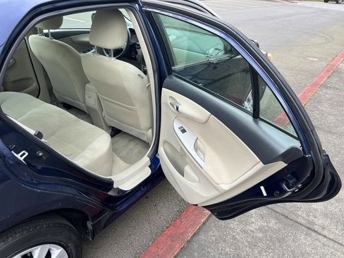 Used 2013 Toyota Corolla LE image 10