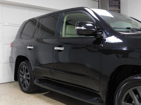 Used 2013 Lexus LX 570 4WD w/ Luxury Pkg w/Pre-crash image 11
