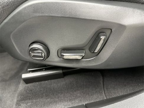 Certified 2025 Volvo XC60 B5 Plus image 12