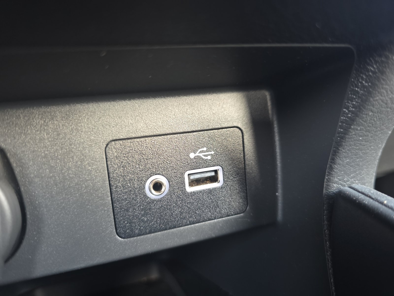 Used 2025 Nissan Versa SV FWD image 19