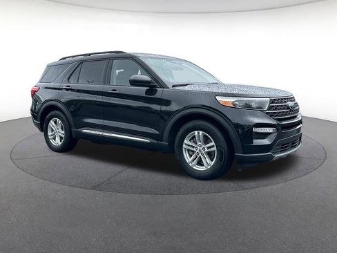 Used 2022 Ford Explorer XLT w/ Equipment Group 202A RWD image 8