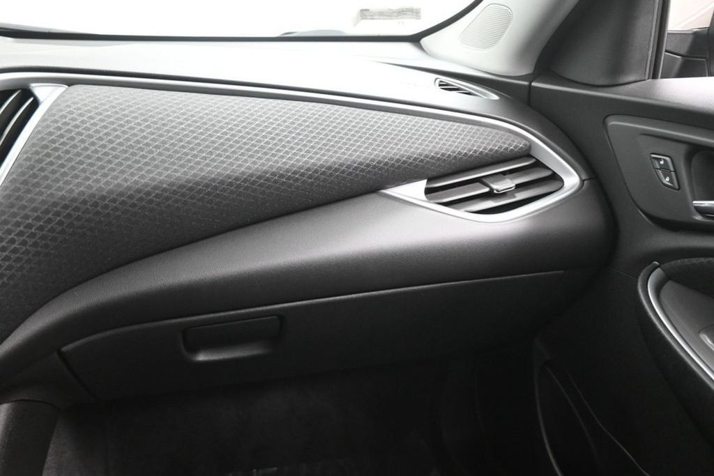 Used 2024 Chevrolet Malibu LT FWD image 13