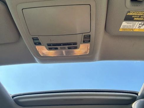 Used 2016 Toyota Highlander XLE AWD/4WD image 19