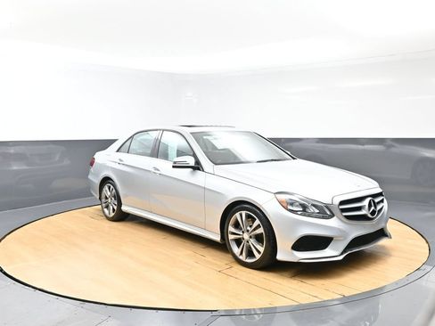 Used 2016 Mercedes-Benz E 350 4MATIC Sedan image 2