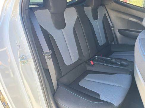 Used 2019 Hyundai Veloster 2.0 image 18