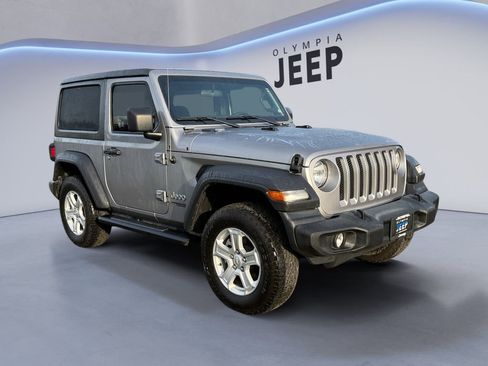 Used 2019 Jeep Wrangler Sport image 9