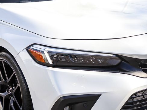 Used 2024 Honda Civic Sport Touring image 5