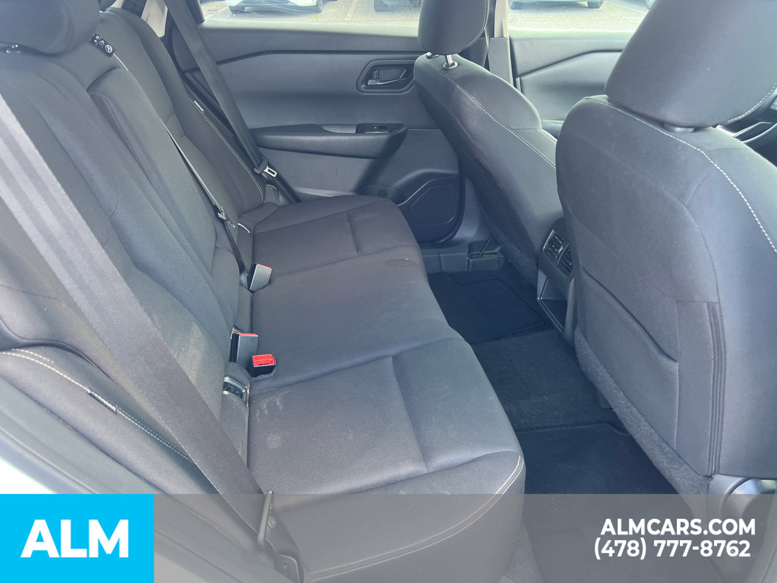 Used 2024 Nissan Rogue S FWD image 17