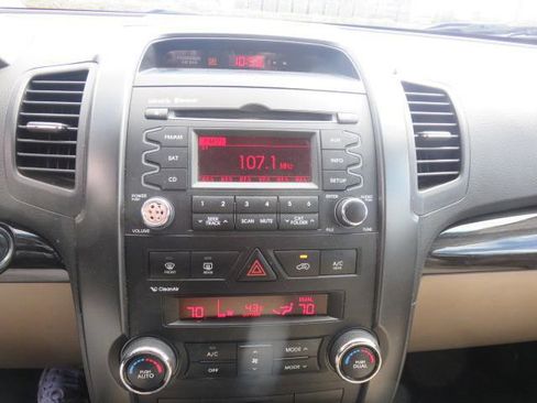 Used 2011 Kia Sorento EX AWD/4WD image 17