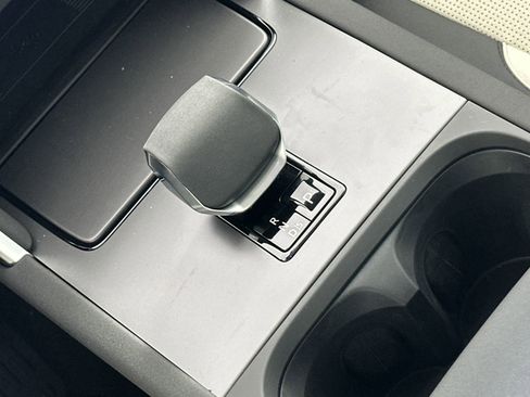 Certified 2025 Land Rover Discovery Sport S image 17