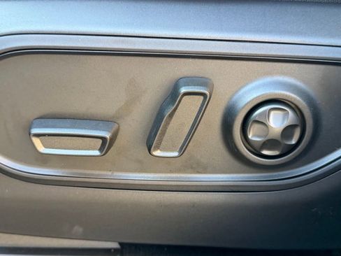 New 2025 Jeep Grand Cherokee L Laredo AWD/4WD image 16