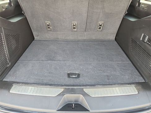 Used 2021 Chevrolet Suburban Z71 w/ Z71 Off-Road Package image 26