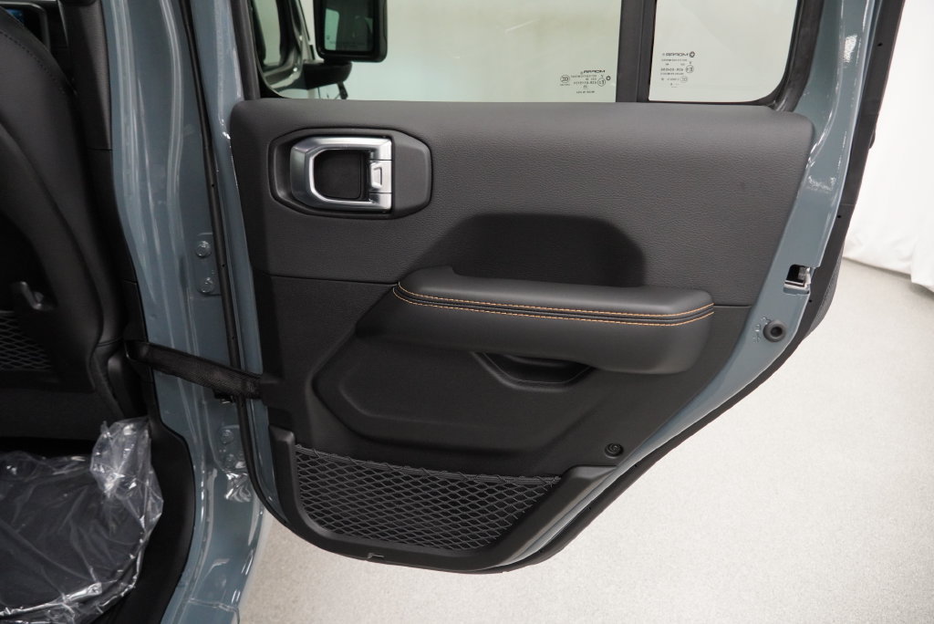 New 2026 Jeep Gladiator Mojave AWD/4WD image 32