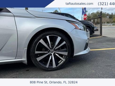 Used 2019 Nissan Altima 2.5 SR w/ SR Premium Package FWD image 2