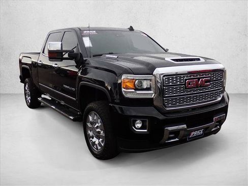 Used 2019 GMC Sierra 2500 Denali w/ Duramax Plus Package AWD/4WD image 6