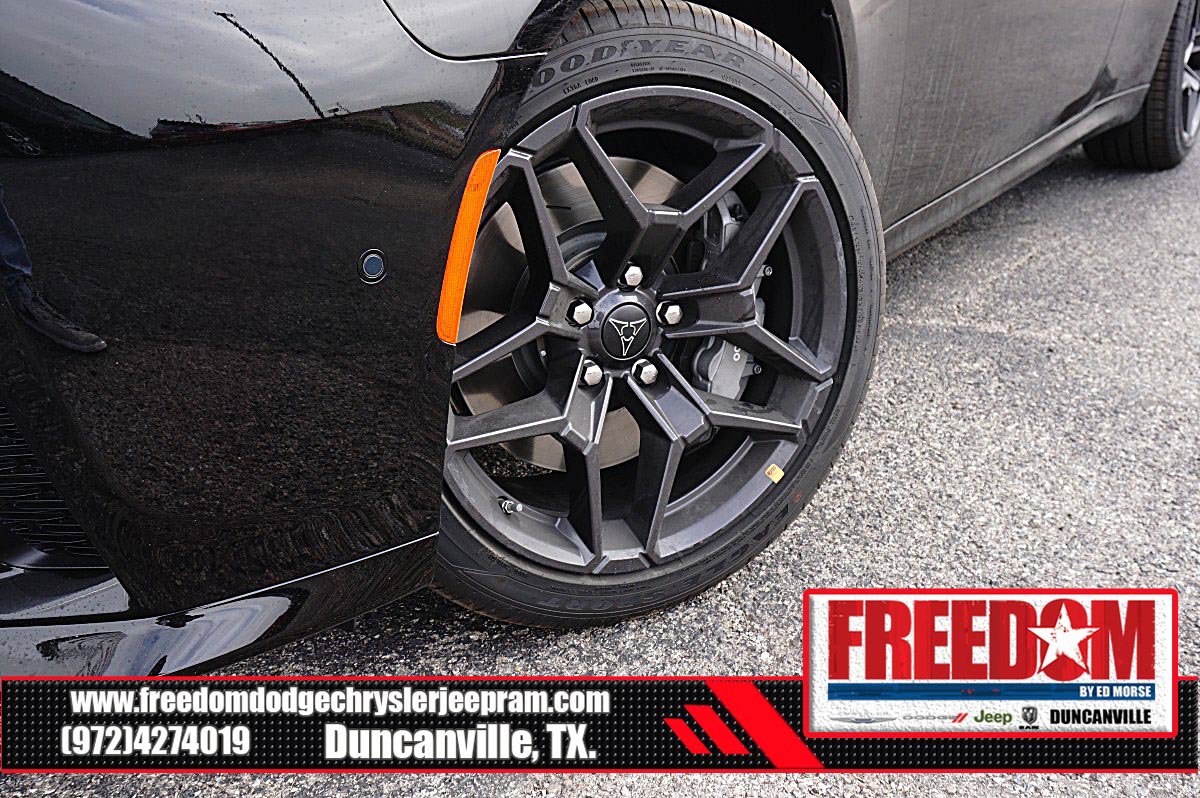 New 2026 Dodge Charger Scat Pack w/ Blacktop Package AWD/4WD image 9