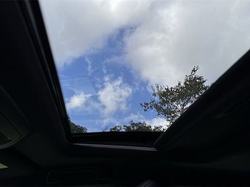 New 2026 MAZDA MAZDA3 Hatchback w/Premium Plus Pkg image 51