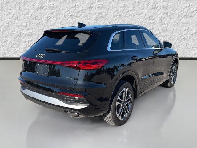 Used 2025 Audi Q5 Premium Plus AWD/4WD image 3