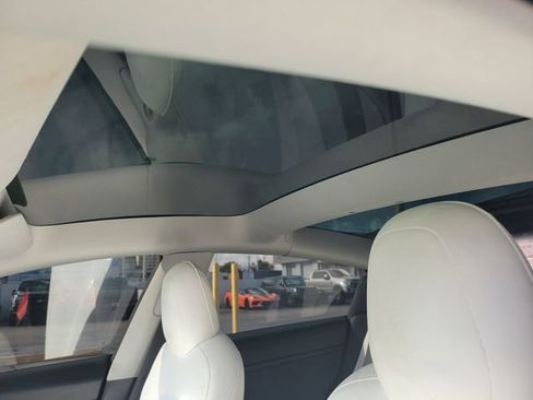 Used 2023 Tesla Model 3 Standard Range image 13