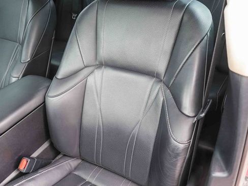 Used 2022 Lexus ES 300h w/ Accessory Package FWD image 21