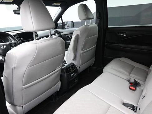 Used 2019 Honda Passport Touring image 2