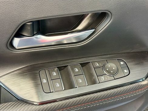 New 2026 Nissan Kicks SR image 18