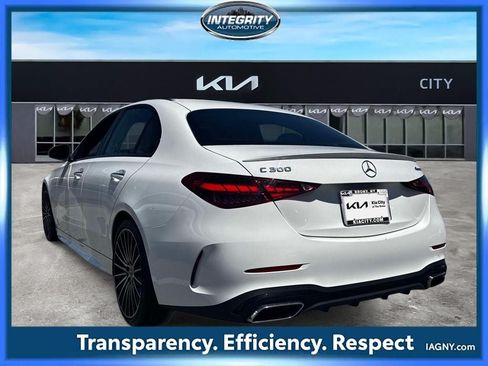 Used 2023 Mercedes-Benz C 300 4MATIC Sedan image 5