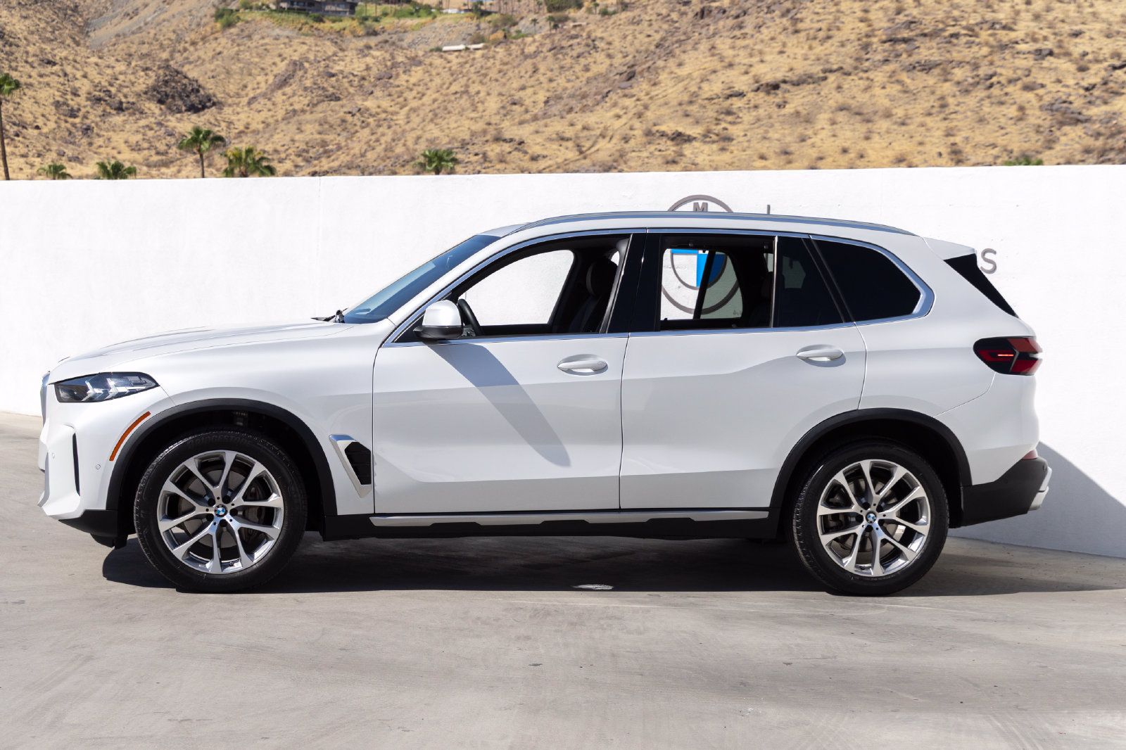 Certified 2024 BMW X5 xDrive40i AWD/4WD image 3