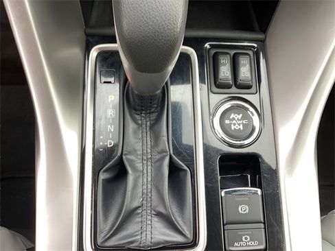 Used 2024 Mitsubishi Eclipse Cross SEL image 18