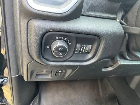 Used 2019 RAM 1500 Big Horn AWD/4WD image 28