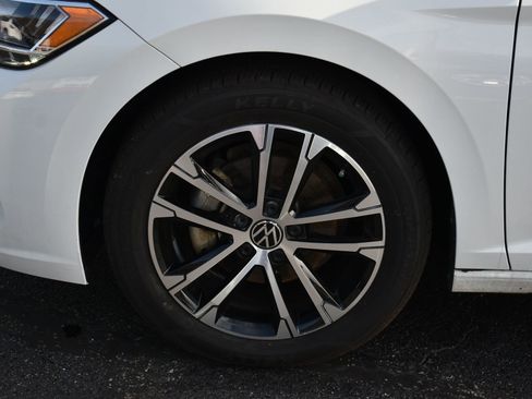 Used 2024 Volkswagen Jetta Sport image 11